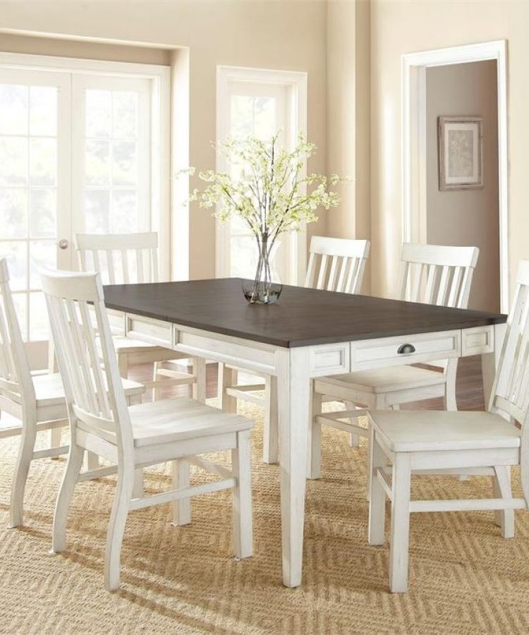 80" Dining Room Table w/Removeable 16"in Leaf and 6 Matching Dining Chairs
